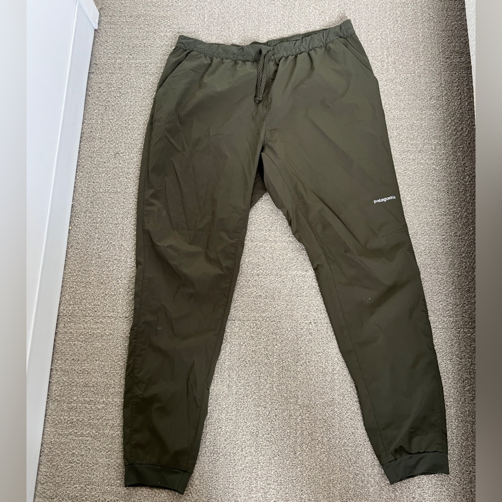 Patagonia Men’s Terrebonne Jogger in Basin Green